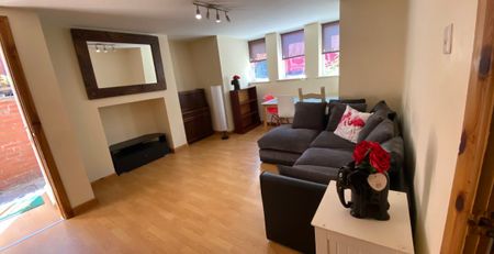 St Michaels Road, Headingley, Leeds, LS6 3AW - Photo 4