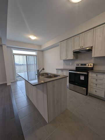 For Lease - 68 Freedom Crescent, Hamilton, Ontario - Photo 3