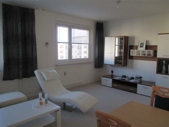 Schmuckstück: Möblierte 2-Raumwohnung mit Aufzug - Photo 1