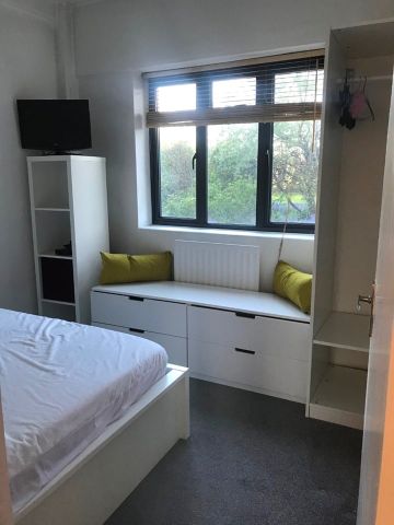 2 Bed Flat, Kingsbridge Avenue, W3 - Photo 3