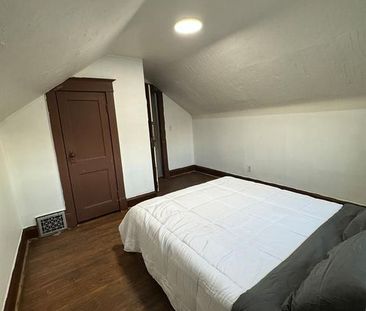 For Lease - 364 Glendale Avenue, St. Catharines, Ontario - Photo 5