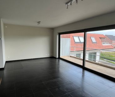 Hoogwaardig, eigentijds appartement met ondergrondse staanplaats - Photo 1
