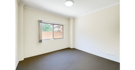 Luxury 3 Bedroom Apartment - Photo 2