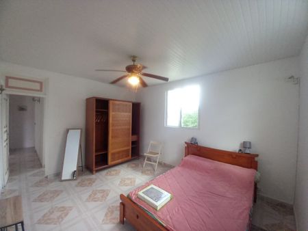 Location Maison 4 pièces 74m² STE ANNE 97180 - Photo 2