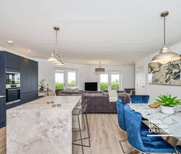 3 bedroom semi-detached house to rent - Photo 4