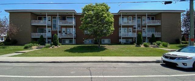 103-105-111 Rue Bouchard | 111 Rue Bouchard, Granby - Photo 1