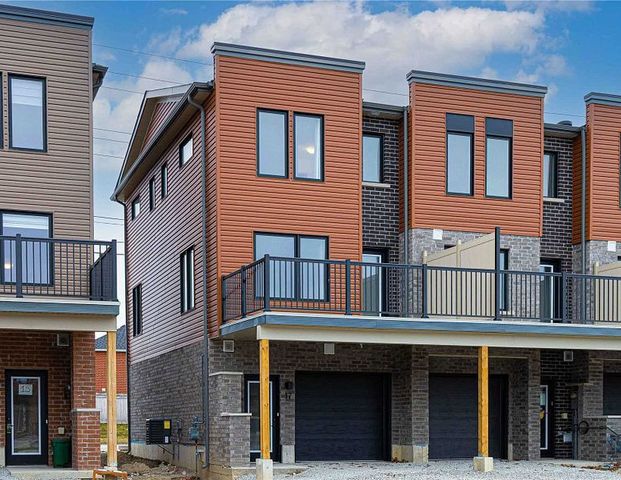 For Lease - 111 Fairlane Avenue, Barrie, Ontario - Photo 1