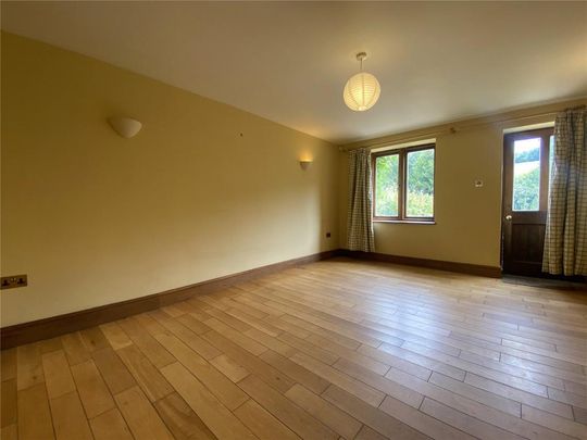 4 bedroom semi-detached house to rent - Photo 1