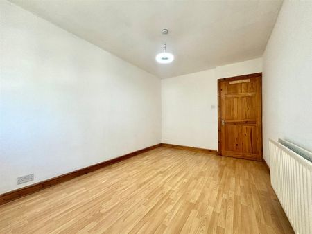 2 bedroom maisonette - Photo 5