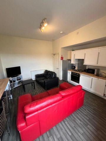 5 bedroom flat to rent - Photo 2