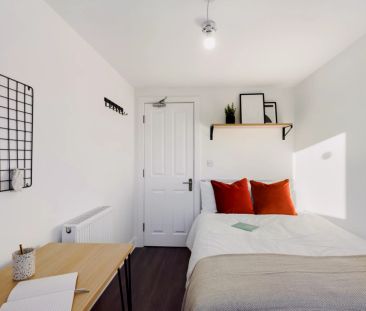 6 Bedroom House - Photo 4