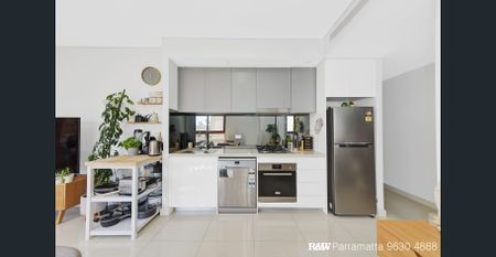 Stunning Two Bedroom Apartment With Study - Photo 4