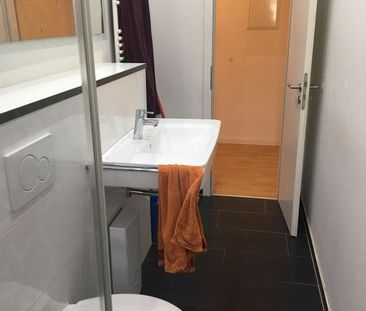 Helle 2-Zimmer-Wohnung mit Parkett, hohen Decken und Kellerraum in ... - Photo 4