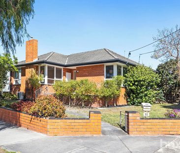 Spacious 3 bedroom family home with established gardens - Photo 4