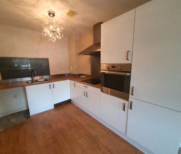 3 Bed Maisonette, Blue Moon Way, M14 - Photo 1