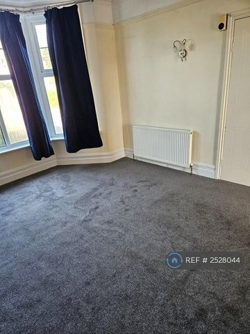 2 bedroom maisonette to rent - Photo 5