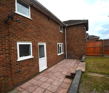 Greenlaw Place, Bletchley - Photo 1