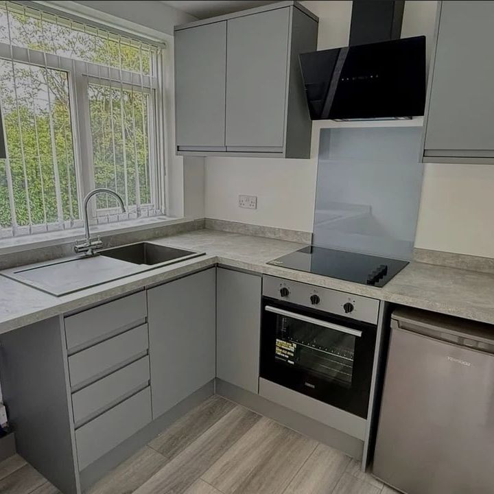 Studio Flat, Trident Court, B32 - Photo 1
