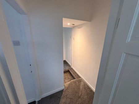 2 bed Terraced - To Let - Photo 5