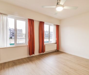 Ruim 1 slaapkamer-appartement met terras en garagebox! - Photo 5