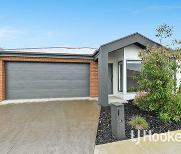 Neat & Modern Townhouse! - Photo 2