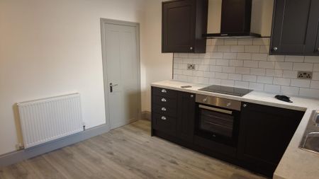 2 bedroom terraced house to rent - Photo 4