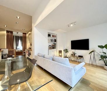 B/w CONGRES & MADOU: 2-bedroom duplex with terrace : CHARM - Photo 3