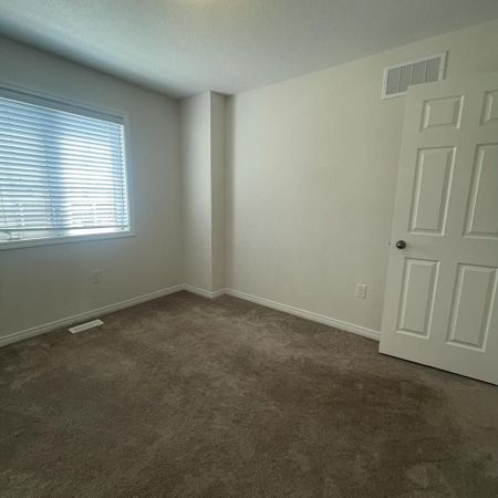 For Lease - 40 Butcher Crescent, Brantford, Ontario - Photo 5