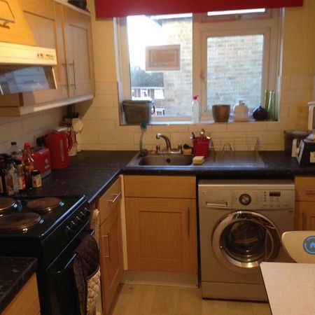 2 bedroom flat to rent - Photo 3