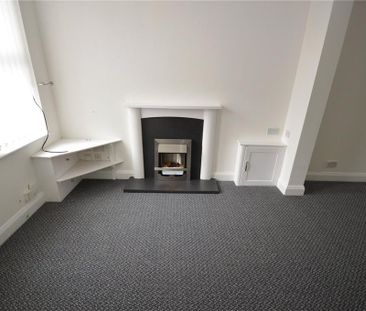 2 bedroom end of terrace house to rent - Photo 1