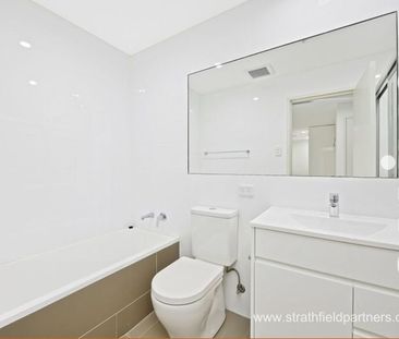 Arriva Strathfield | Huge Luxury 2 Bedroom Apartment - Photo 3