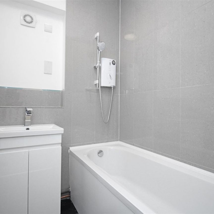 2 Bedroom Flat To Let - Photo 1