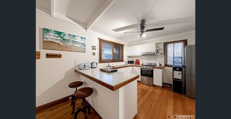 Character Pearlers Cottage Available Long Term - Furnished or Unfurnished - Photo 3