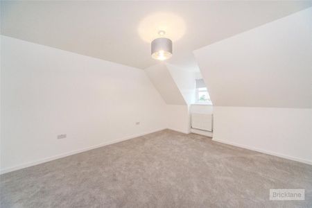 4 bedroom semi-detached house to rent - Photo 4