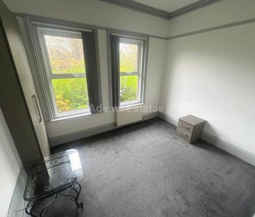 3 bedroom flat to rent - Photo 6