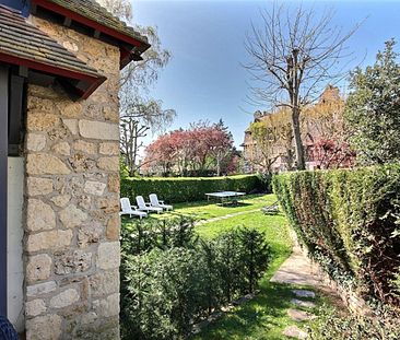 Normandie Deauville Centre, à louer, ravissante propriété avec jardin. - Photo 2