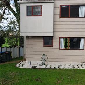 ELLERSLIE - 3 brm Townhouse - Great Locations - Photo 1