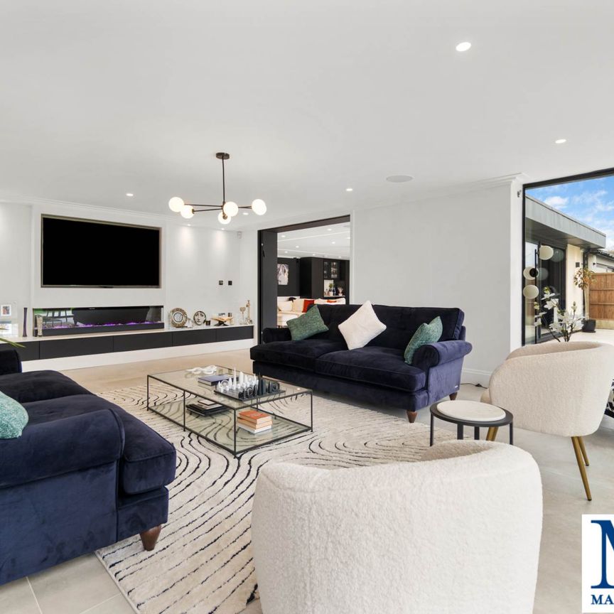 Price £7,500 pcm - Available Now - Furnished - Photo 1