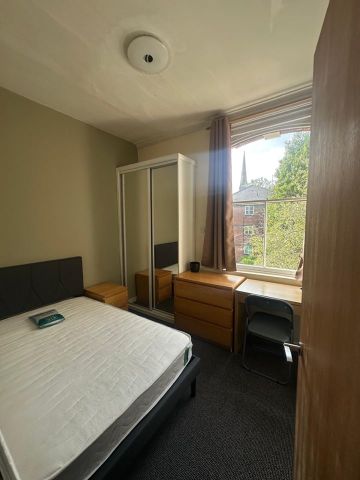 Room in a Shared Flat, Off Lark Lane, L17 - Photo 4