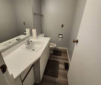 2 Beds in 1 room with 2 Baths sharing townhouse - Photo 4