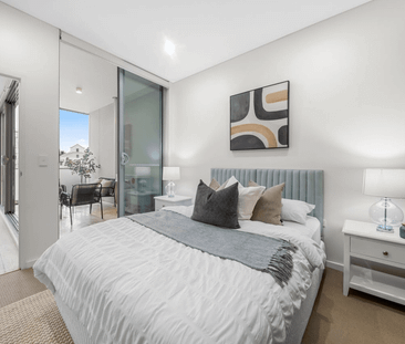 Modern One-Bedroom Apartment with Balcony - Photo 3