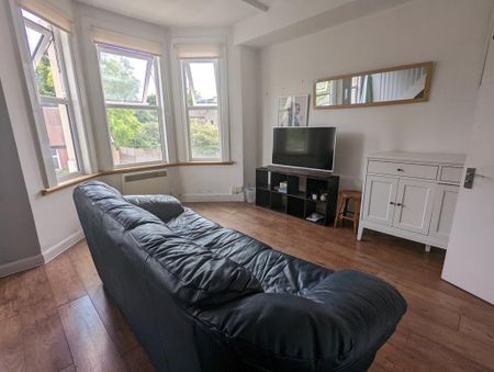 1 bedroom flat to rent - Photo 2