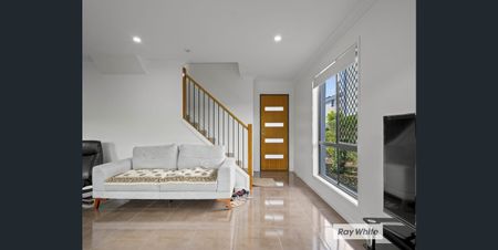 Modern Family Home in Richlands - Photo 4