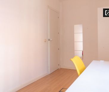 madrid, Community of Madrid 28016 - Photo 2