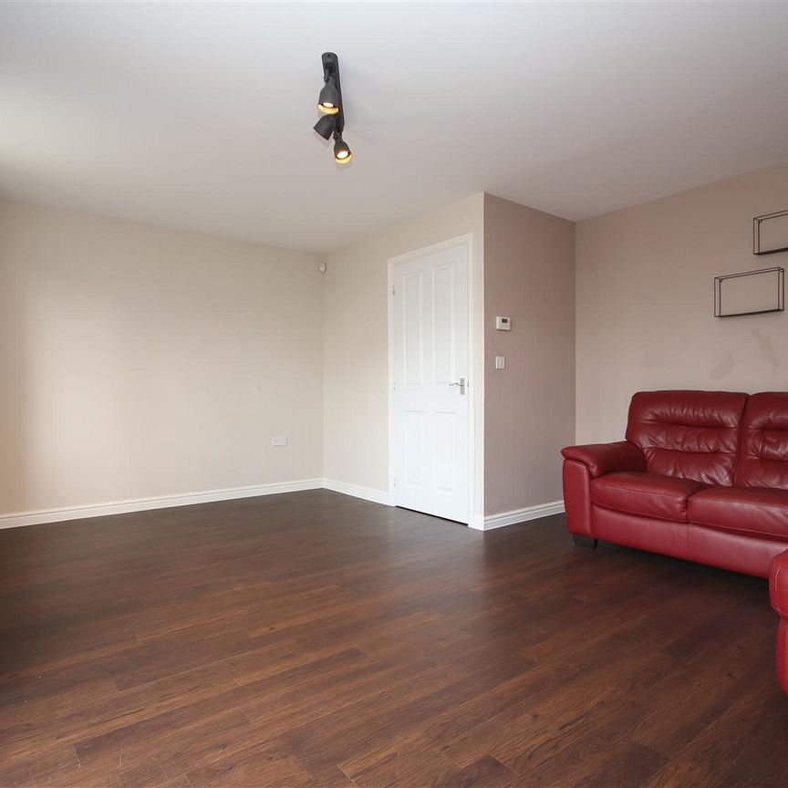 3 bedroom End Terraced to let - Photo 1