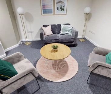 Standard Studio - Photo 1