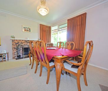 A FANTASTIC HOME WITH A SEPARATE BUNGALOW! - Photo 3