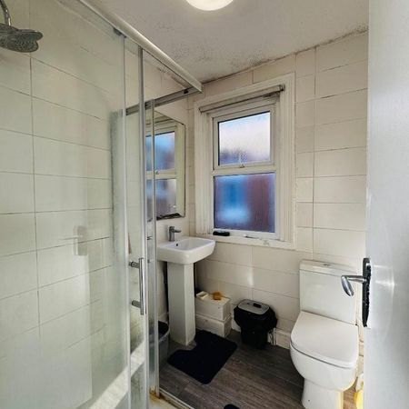 House share to rent - Photo 4