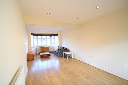 4 bedroom terraced house to rent - Photo 3