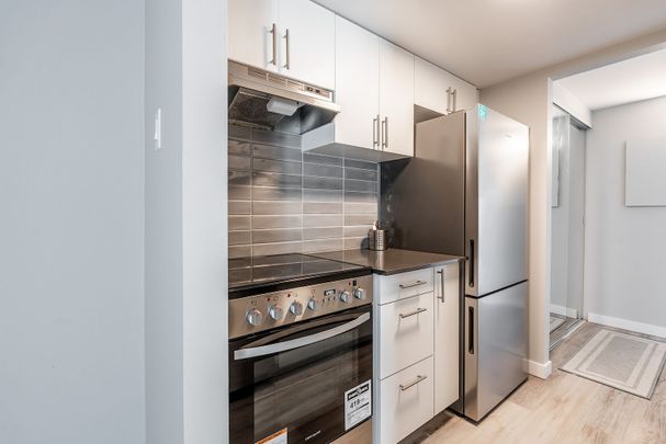 1951 Maisonneuve Boulevard East, Montréal, QC - Photo 1